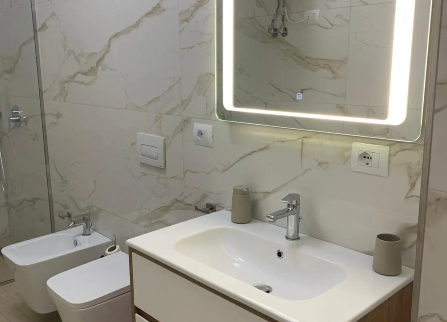 Luris Apartament ヒマラ